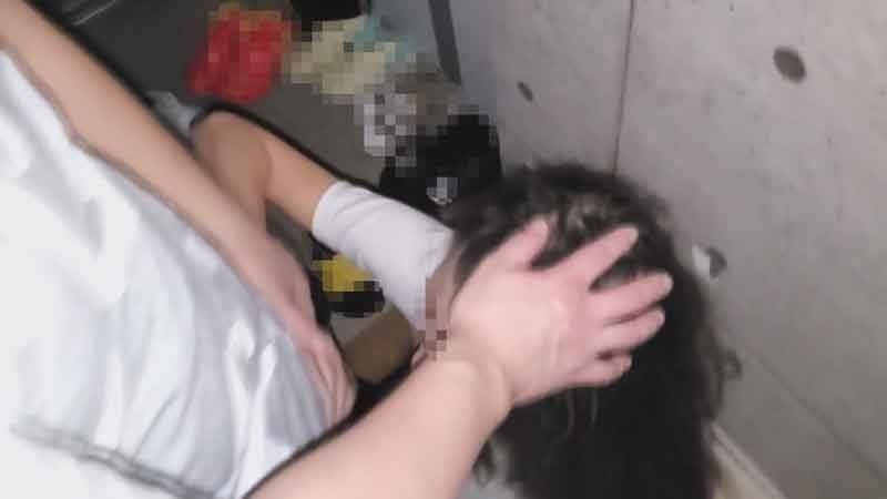 FC2-PPV-2287651 – A mother of two who can't help but let out a cry of joy beside her hungry daughter.