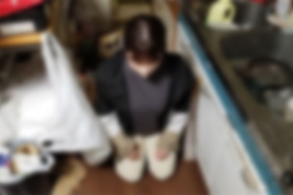 FC2-PPV-3253192 – *Limited amount for the first time 2930pt → 1093pt [First shot] My grandfather, who used to be a wealthy man, didn't pay back, so when I went to my house, I had a wife, so I took a Gonzo while my grandfather was watching from afar.