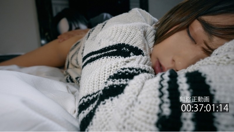 FC2-PPV-4079932 – 500 points only until 12/19! [Married woman/secret meeting] First encounter to relieve stress due to husband's cheating.  – I couldn't progress from the promise of just eating, so I made her stay quiet and creampied her.