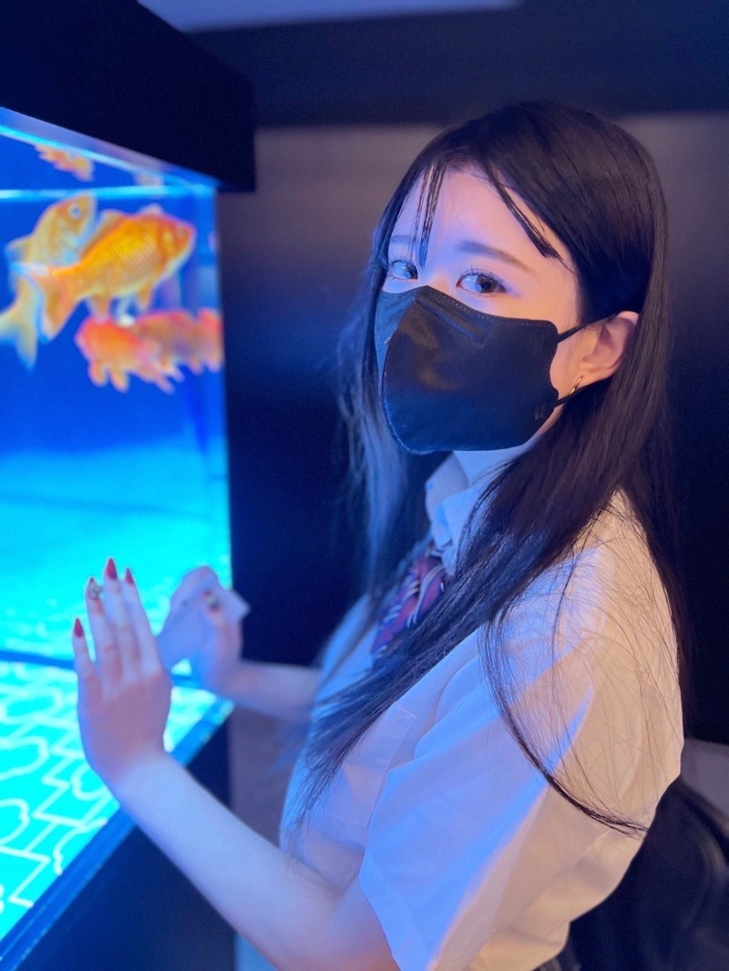 FC2-PPV-3071875 – "First Shooting" "Complete Appearance" Idol Class!  – An aquarium date with a fresh 18-year-old girl who is full of neatness and transparency.  – After enjoying the beautiful breasts Fcup, the last is a large amount o