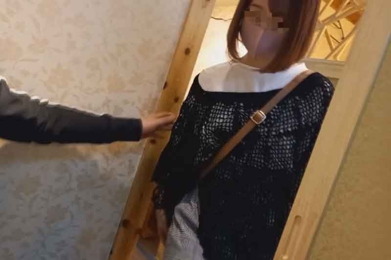 RS-004 – Girls Talk 004 When an OL loves a college girl…