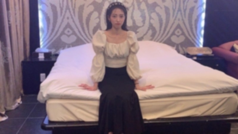 FC2-PPV-3257066 – A beautiful woman with outstanding style who emits erotic pheromones at this age.  – The end is a vaginal cum shot and a special mouth shot blowjob while each other is at climax.