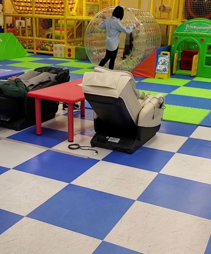 FC2-PPV-2907045 – [Individual] My son saw me being raped…