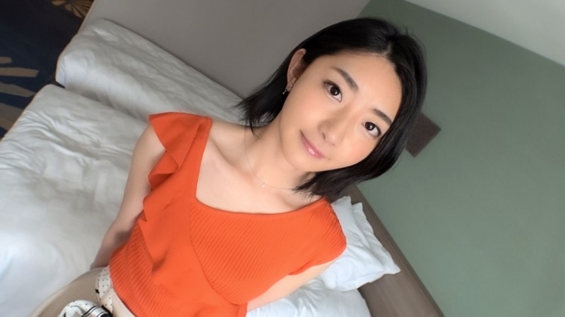 NEO-380 – Peeing masturbation that can be clearly seen through the pants